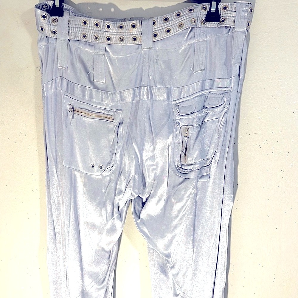 Johnny Was 2 piece blouse & cargo pants with 4 cargo pockets to the front. - Picture 11 of 13